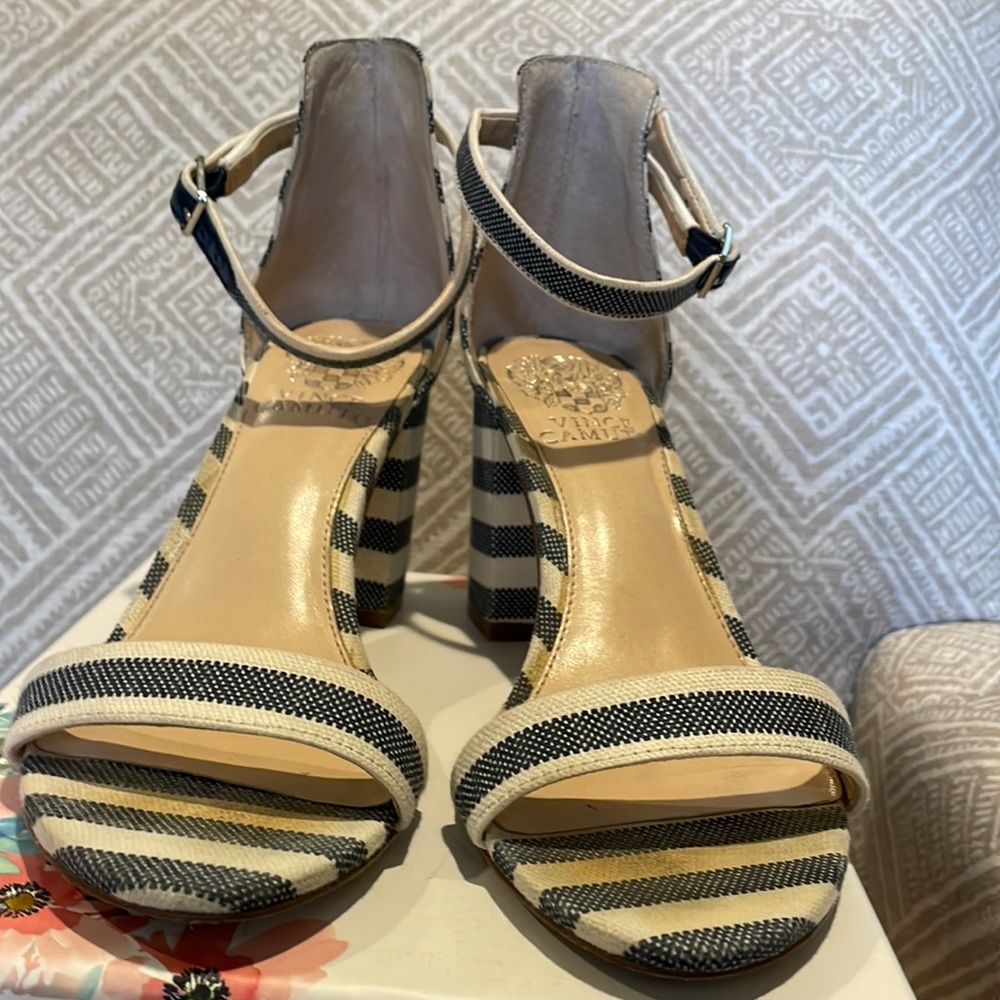 Vince camuto.